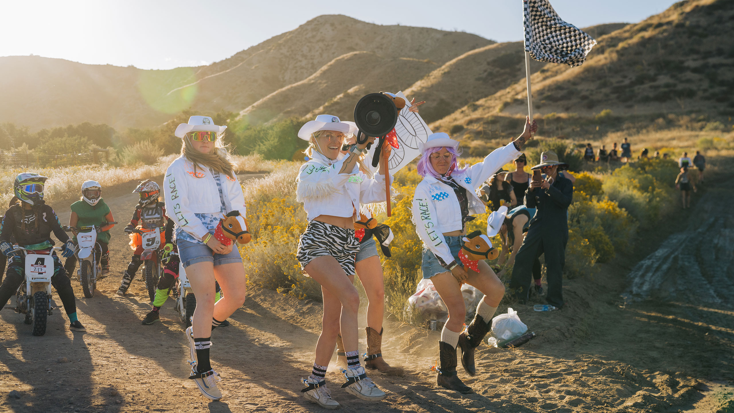 Babes In The Dirt 8 cowboy racing